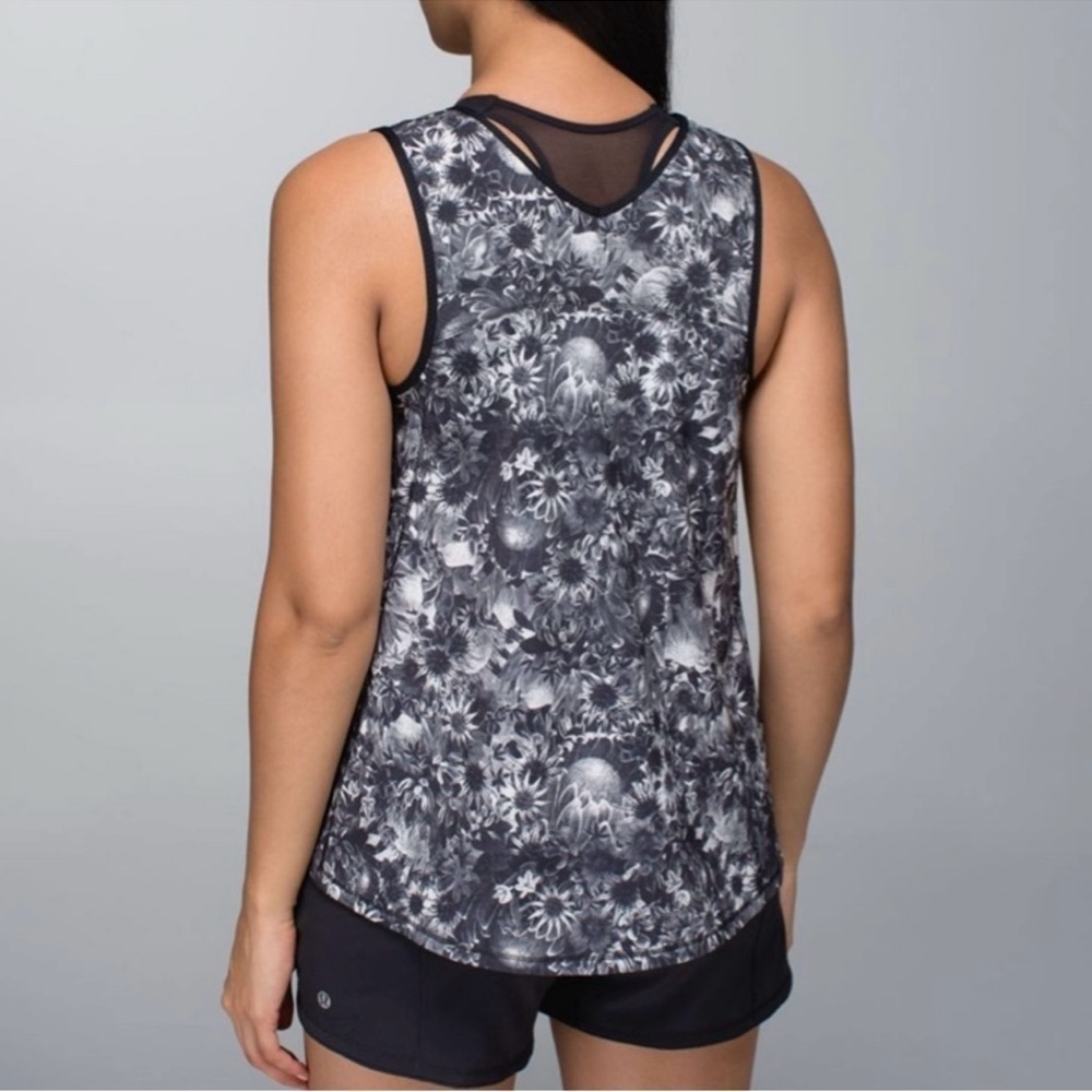 Lululemon Run Split Singlet Gray Black Floral Tan… - image 4